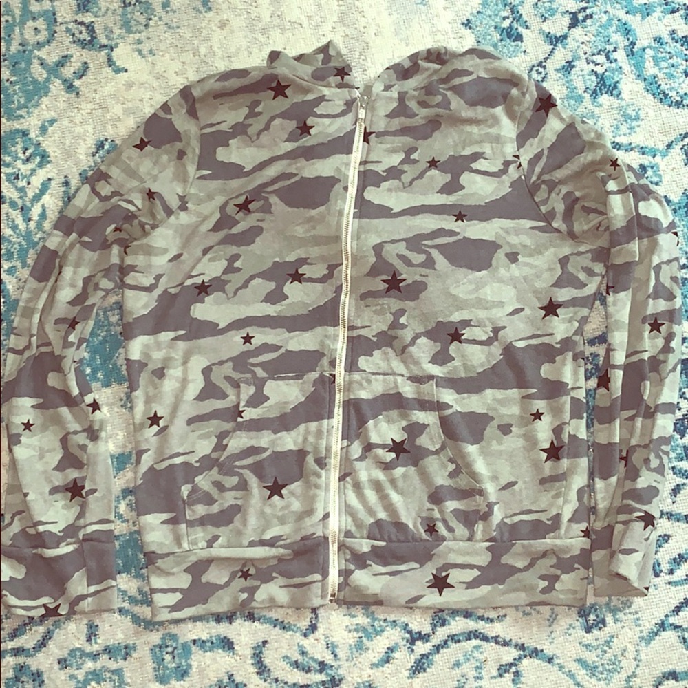 Monrow Hooded Camo ZIP Sweatshirt EUC. Size Large.